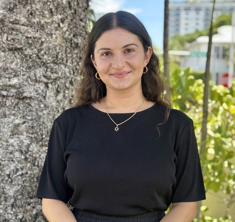 Dr. Sara Shir