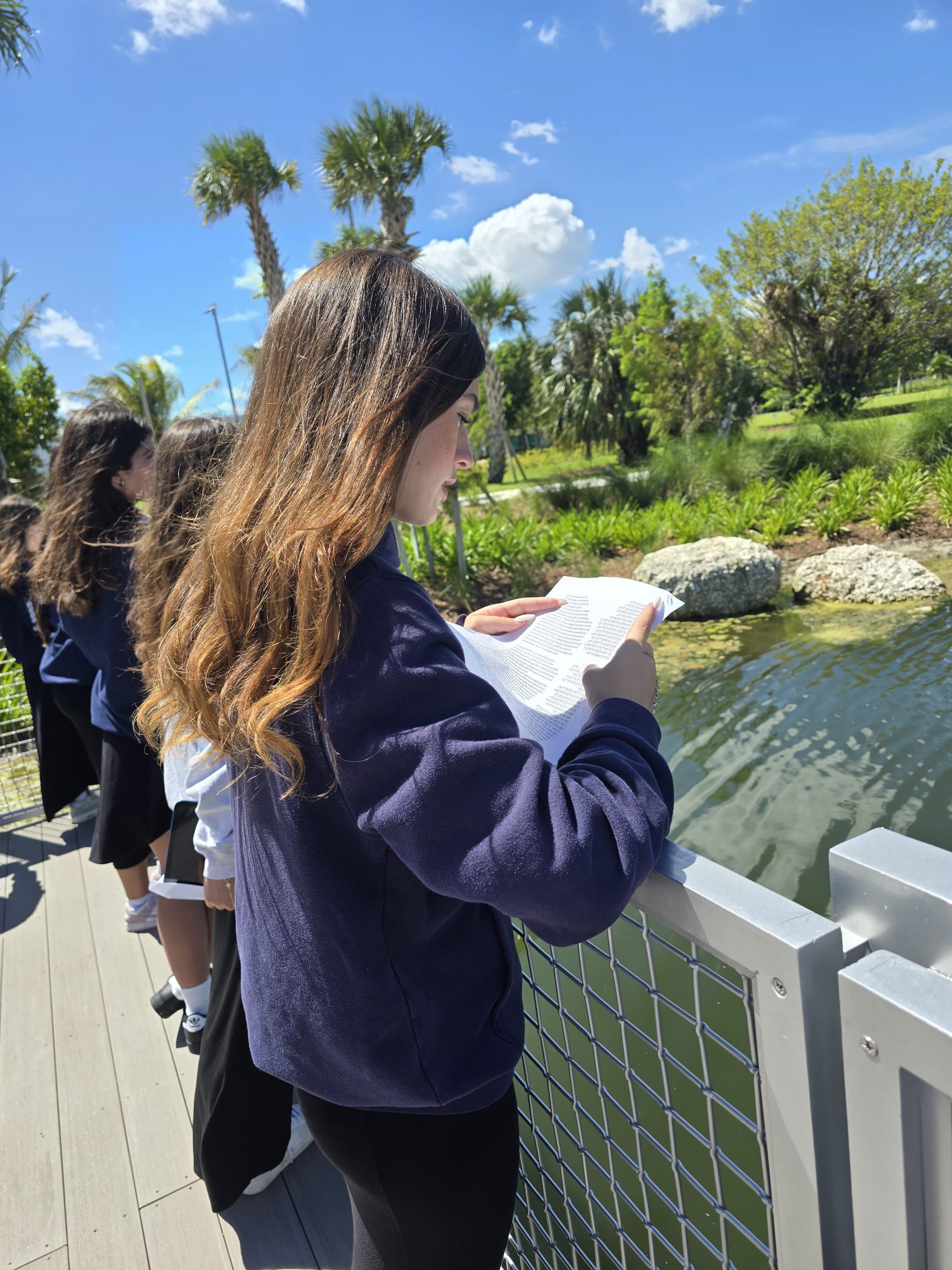 A Meaningful Tashlich at the New Bayshore Park for our Upper School Students
