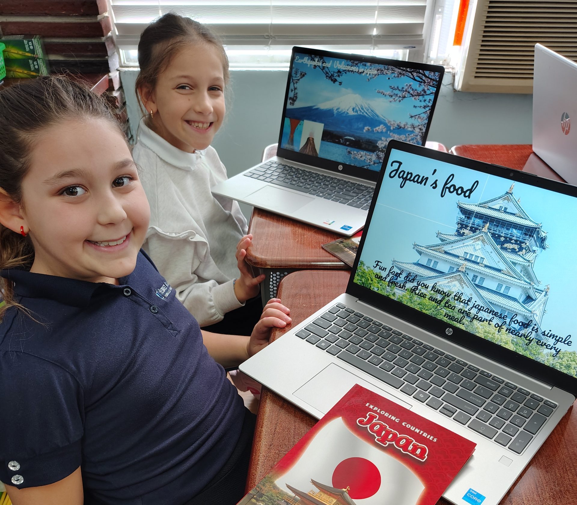 The Third Grade Learns Language Arts À La Carte